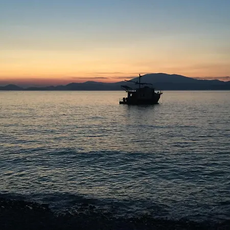Hydra's View Apartment *