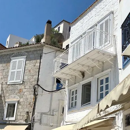 Hydra's View Apartment *