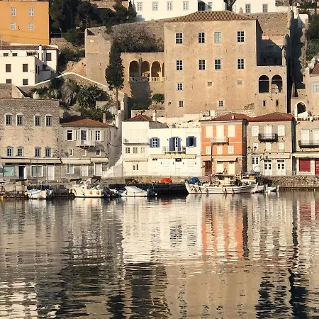 Apartment Hydra's View *